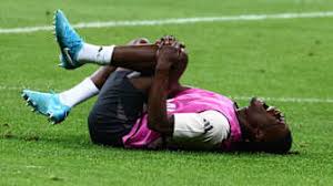 中超保級組第17輪武漢卓爾2-1青島黃海 埃弗拉連過兩人取得進球.